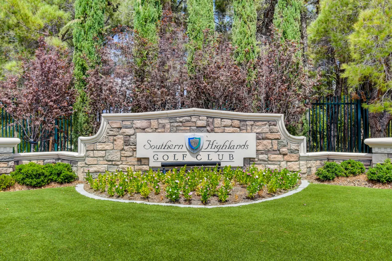 Southern Highlands stone entry monument and landscaping